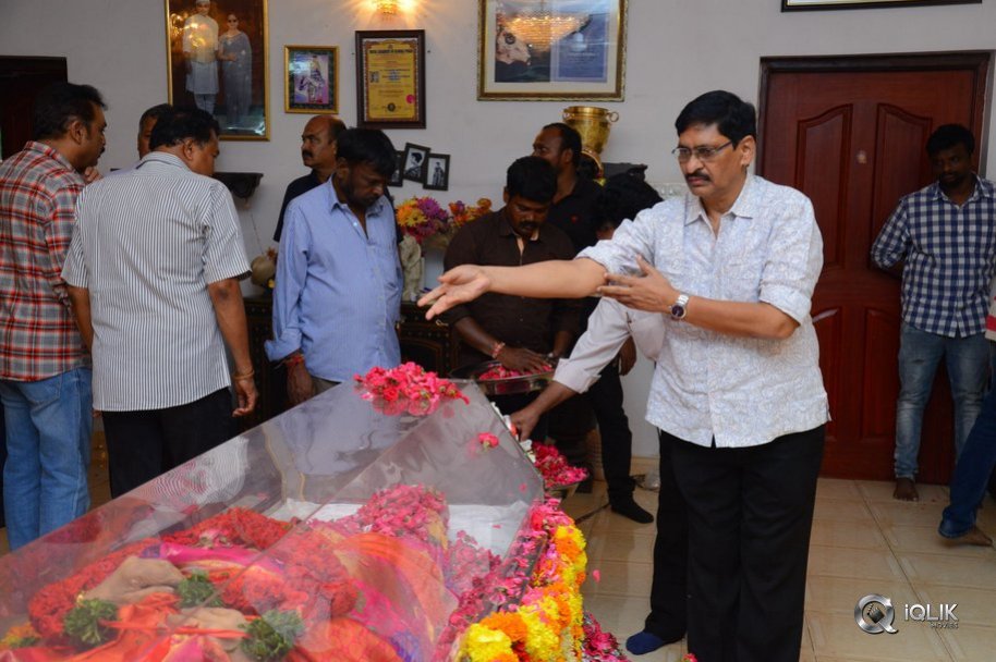 Celebrities-Pay-Homage-to-Vijaya-Nirmala-Garu